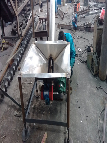 帶料倉的螺旋輸送機(jī)