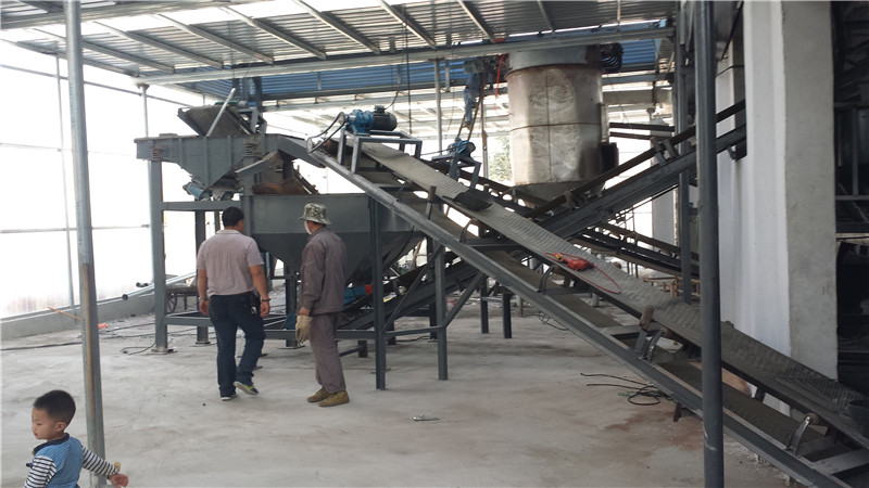 振動篩現(xiàn)場