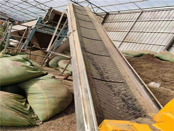 飼養(yǎng)場(chǎng)飼料輸送皮帶機(jī)廠家