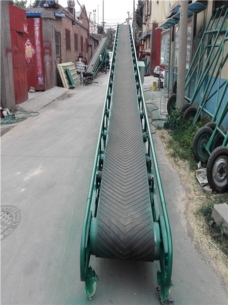 運(yùn)城帶式移動(dòng)升降輸送機(jī)